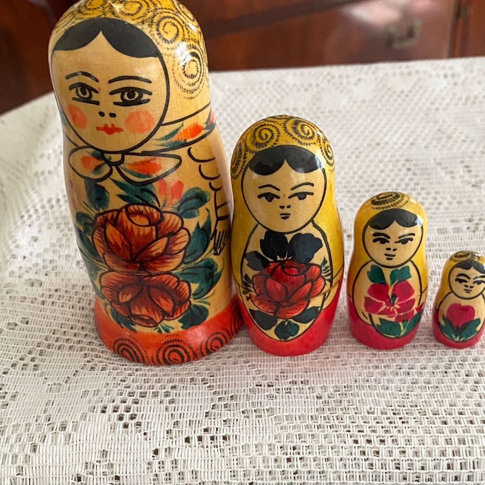 Hand-Painted Yellow Floral Russian Nesting Dolls (Matryoshka)